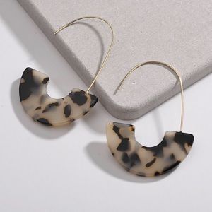 Tortoise Shell Threader Earrings